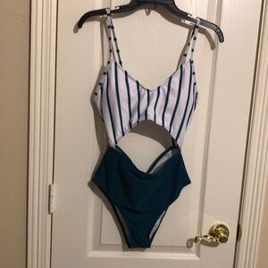 NEW without tags SHEIN one piece Swimsuit size M.
